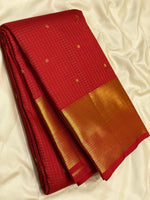 Load image into Gallery viewer, Classic Red 2gm Zari Vaira Oosi Checks Elegance Kanchipuram Handloom Silk Saree SS24743
