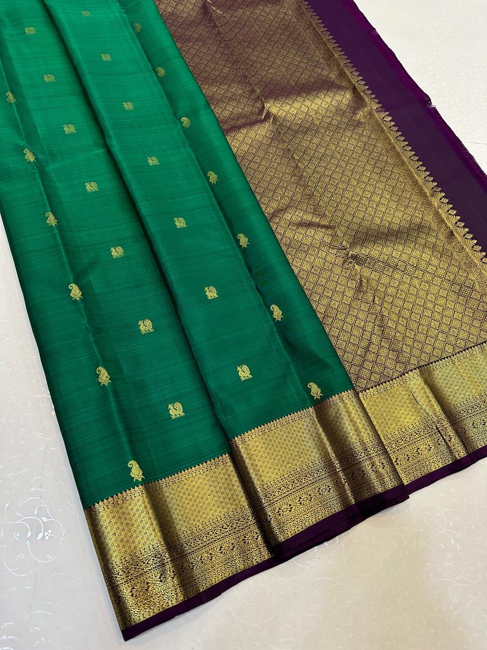 Classic Jade Green & Aubergine Elegance Kanchipuram Handloom Silk Saree SS24321