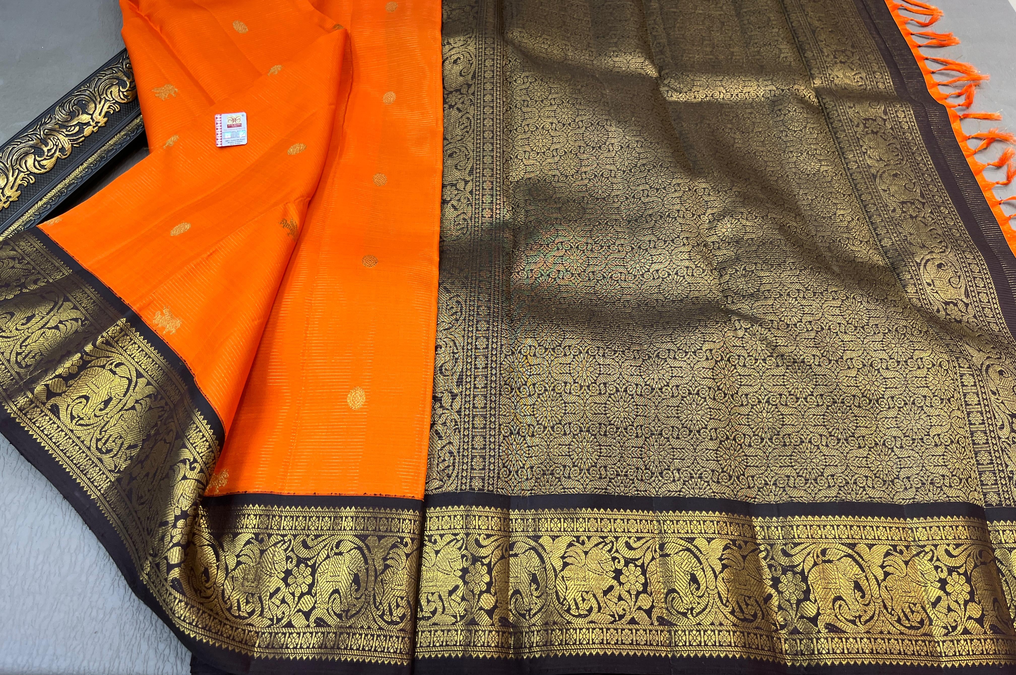 Classic Mandarin Orange & Black Elegance Kanchipuram Handloom Silk Saree SS24437