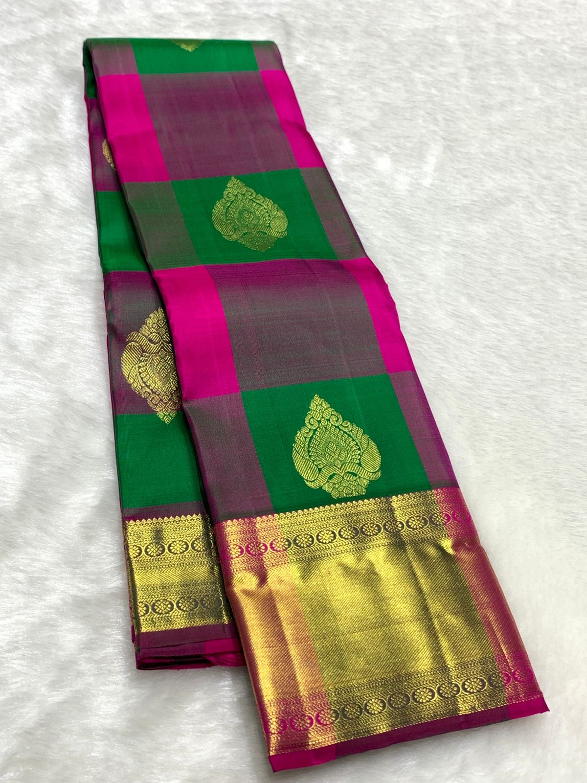 Classic Deep Pink & Green 2gm Zari Kanchipuram Handloom Silk Saree SS25815