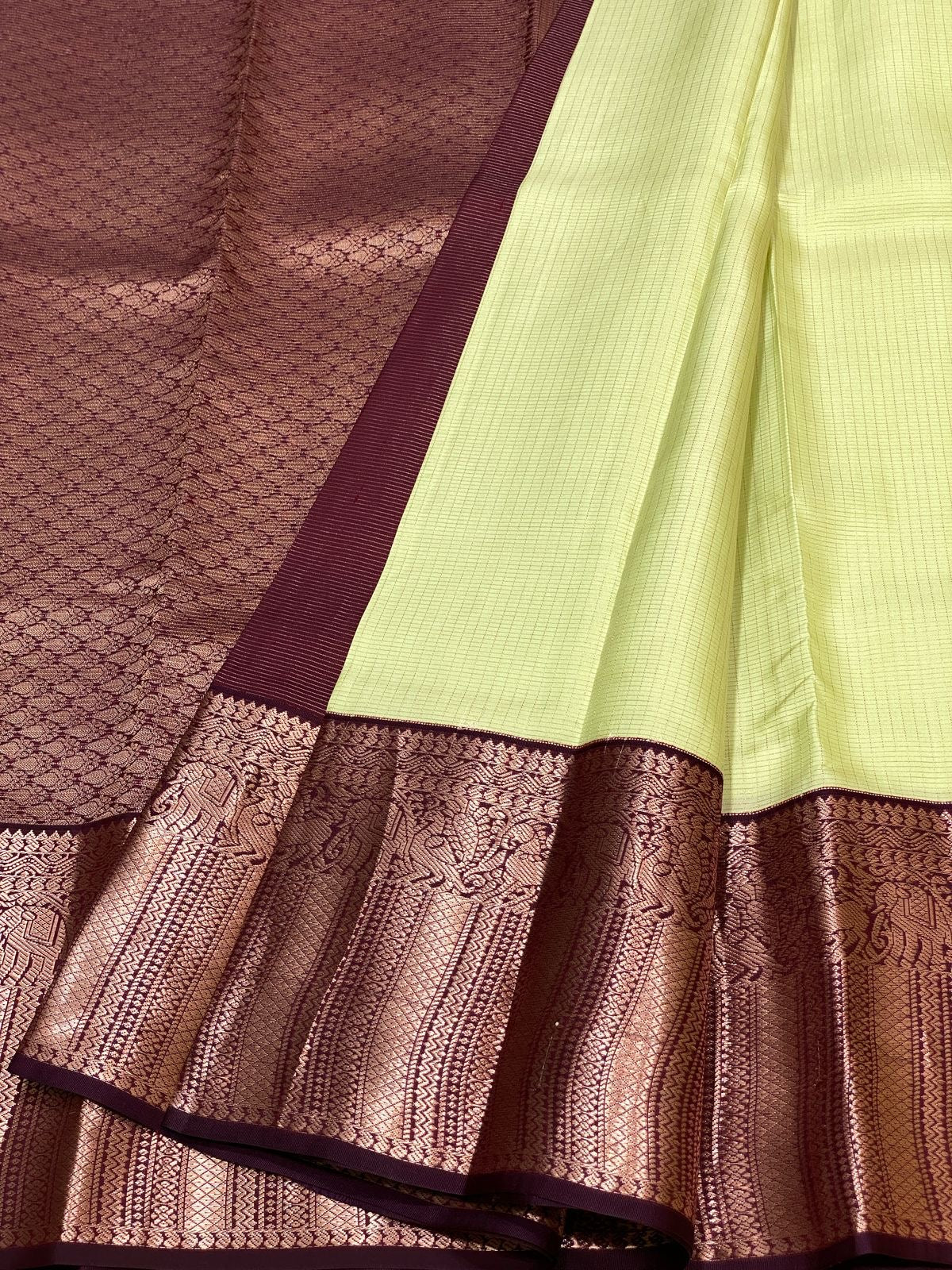 Classic Light Green & Mahogany Red 1gm Zari Vaira Oosi Checks Elegance Kanchipuram Handloom Silk Saree SS25497n