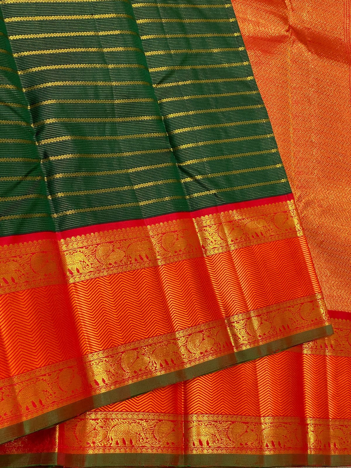 Classic Green & Orange 3gm Zari Vaira Oosi Beldari Design Elegance Kanchipuram Handloom Silk Saree SS24446