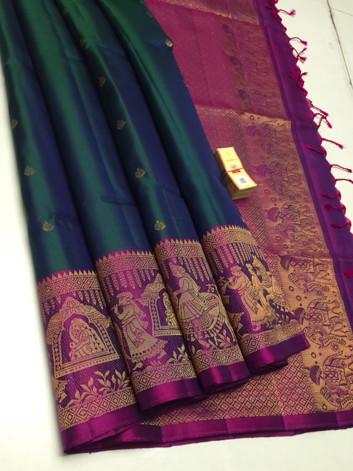 Classic Peacock Green & Wine Red Elegance Handloom Soft Silk Saree SS24284