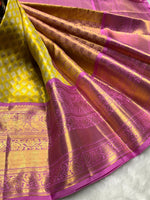 Load image into Gallery viewer, Classic Gold &amp; Pinkish Purple 2gm Zari Bridal Elegance Kanchipuram Handloom Silk Saree SS25283

