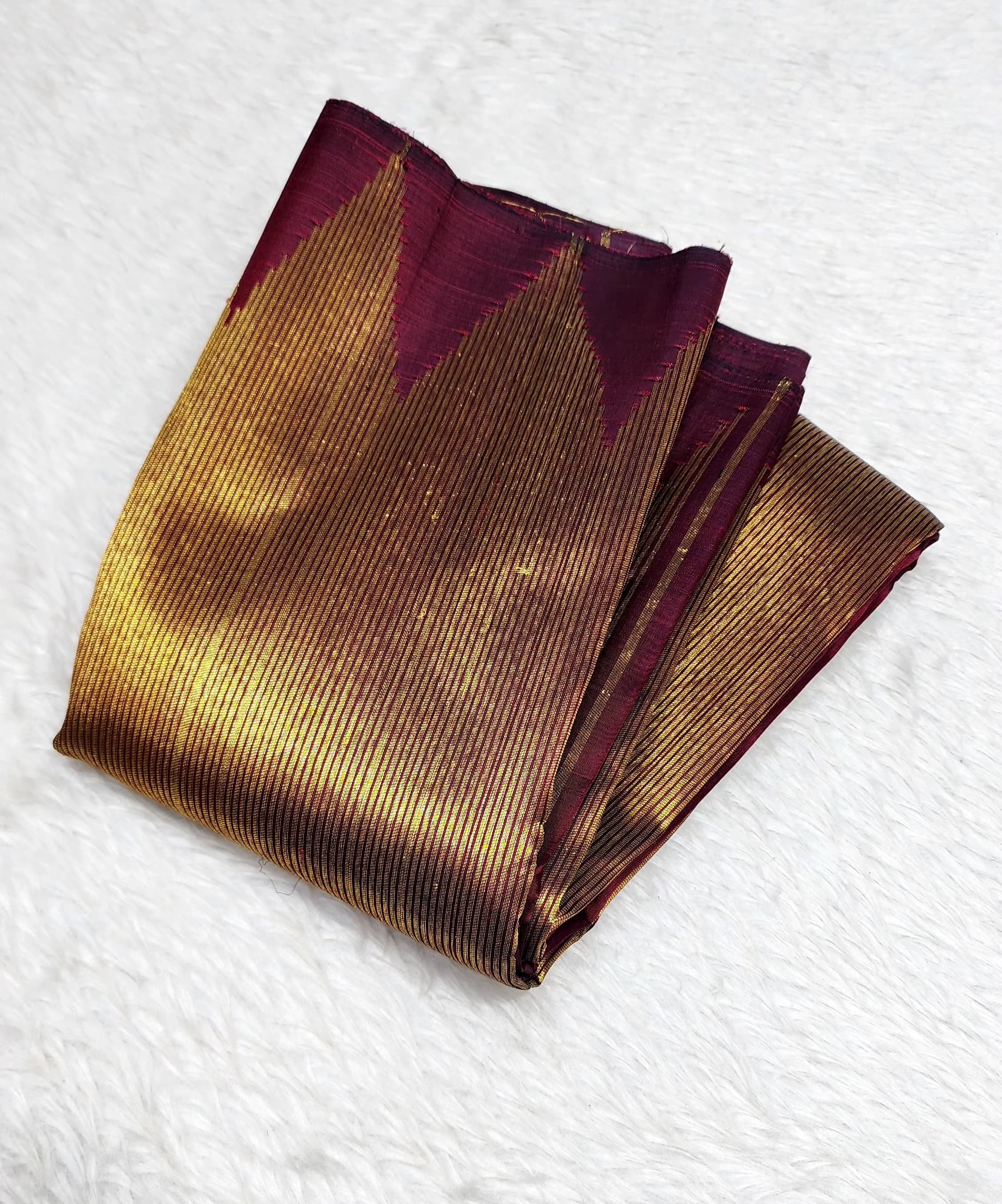 Classic Maroon Temple Border 2gm Zari Elegance Kanchipuram Handloom Silk Saree SS24714