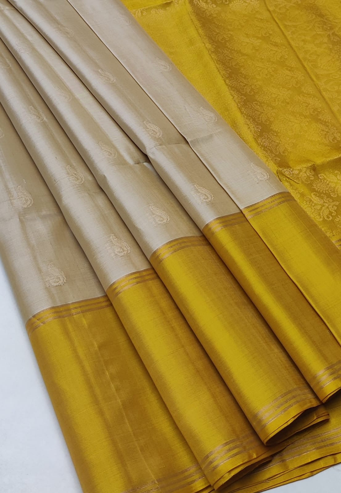 Classic Beige & Yellow Elegance Handloom Soft Silk Saree SS25546