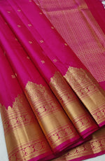 Load image into Gallery viewer, Classic Dark Pink Elegance Handloom Soft Silk Saree SS26490
