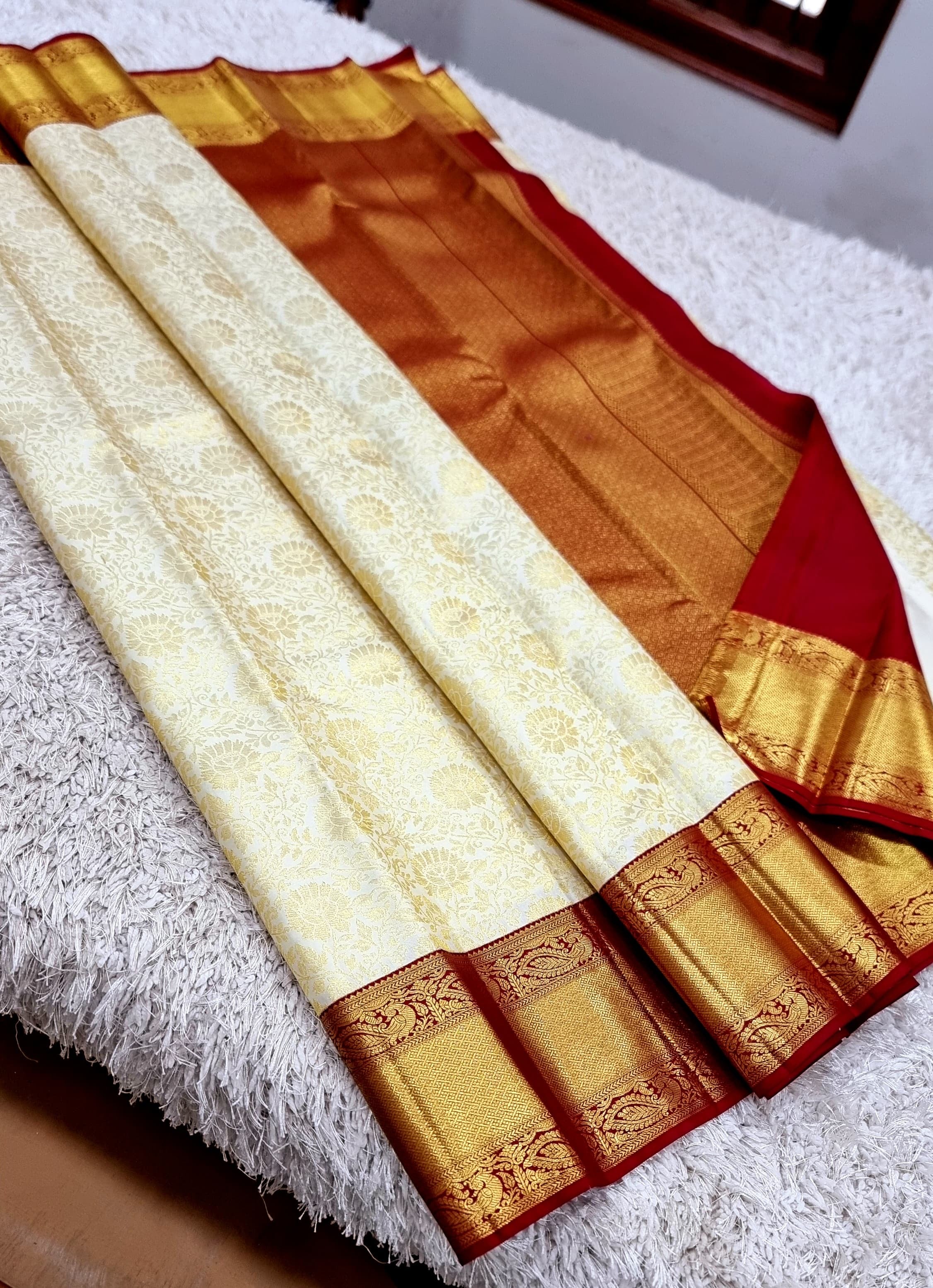 Classic Offwhite & Brick Red 2gm Zari Bridal Elegance Kanchipuram Handloom Silk Saree SS25552