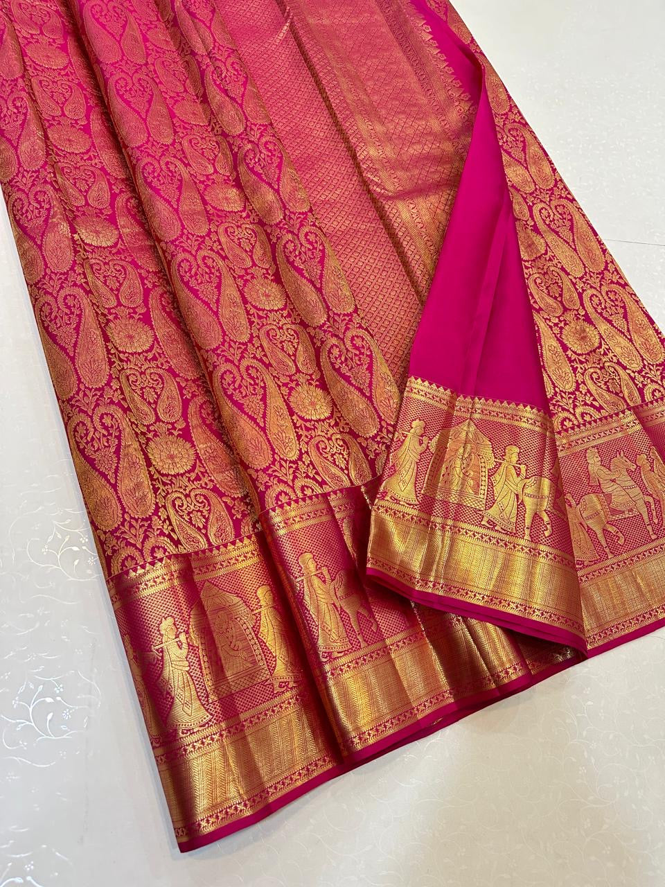 Classic Wine Fuchsia Elegance Kanchipuram Handloom Silk Saree SS24697