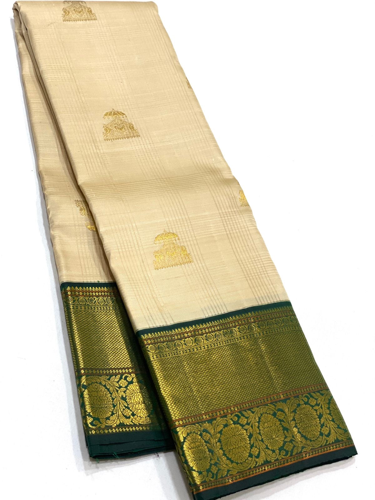 Classic Cream & Green 2gm Zari Elegance Kanchipuram Handloom Silk Saree SS22108