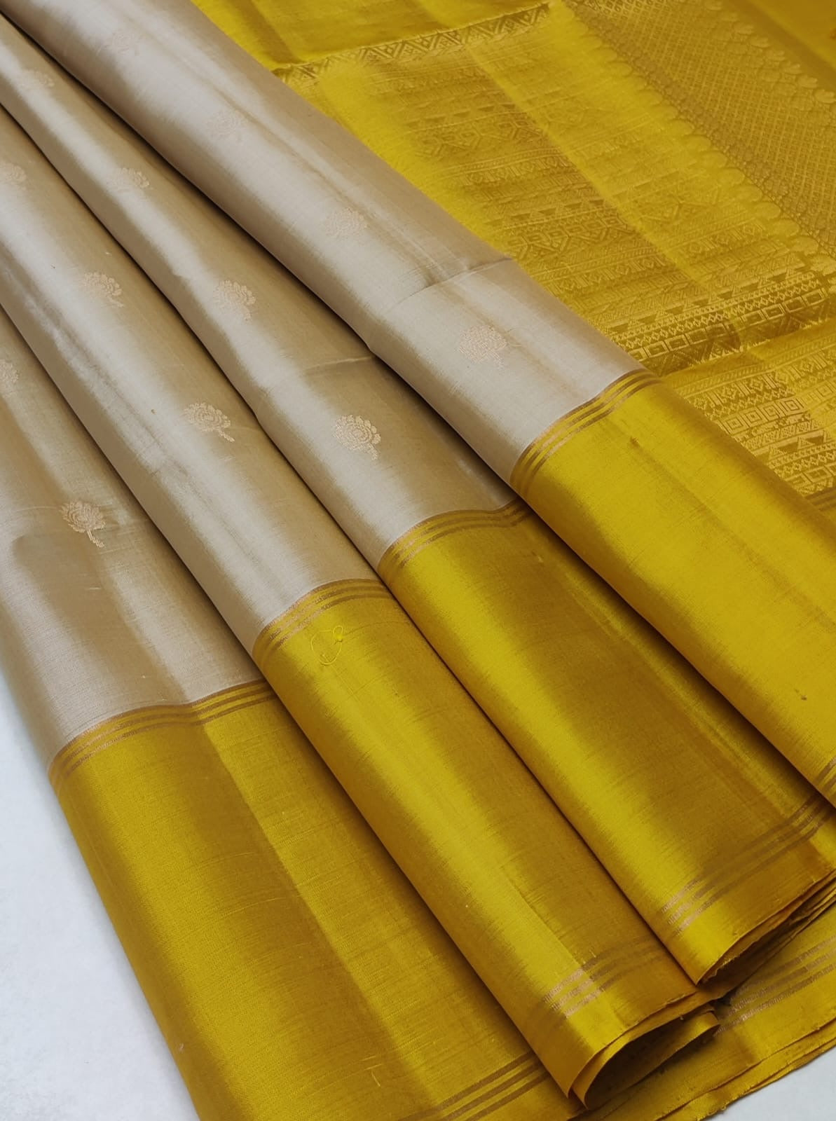 Classic Golden Beige & Sunny Yellow Elegance Handloom Soft Silk Saree SS24491