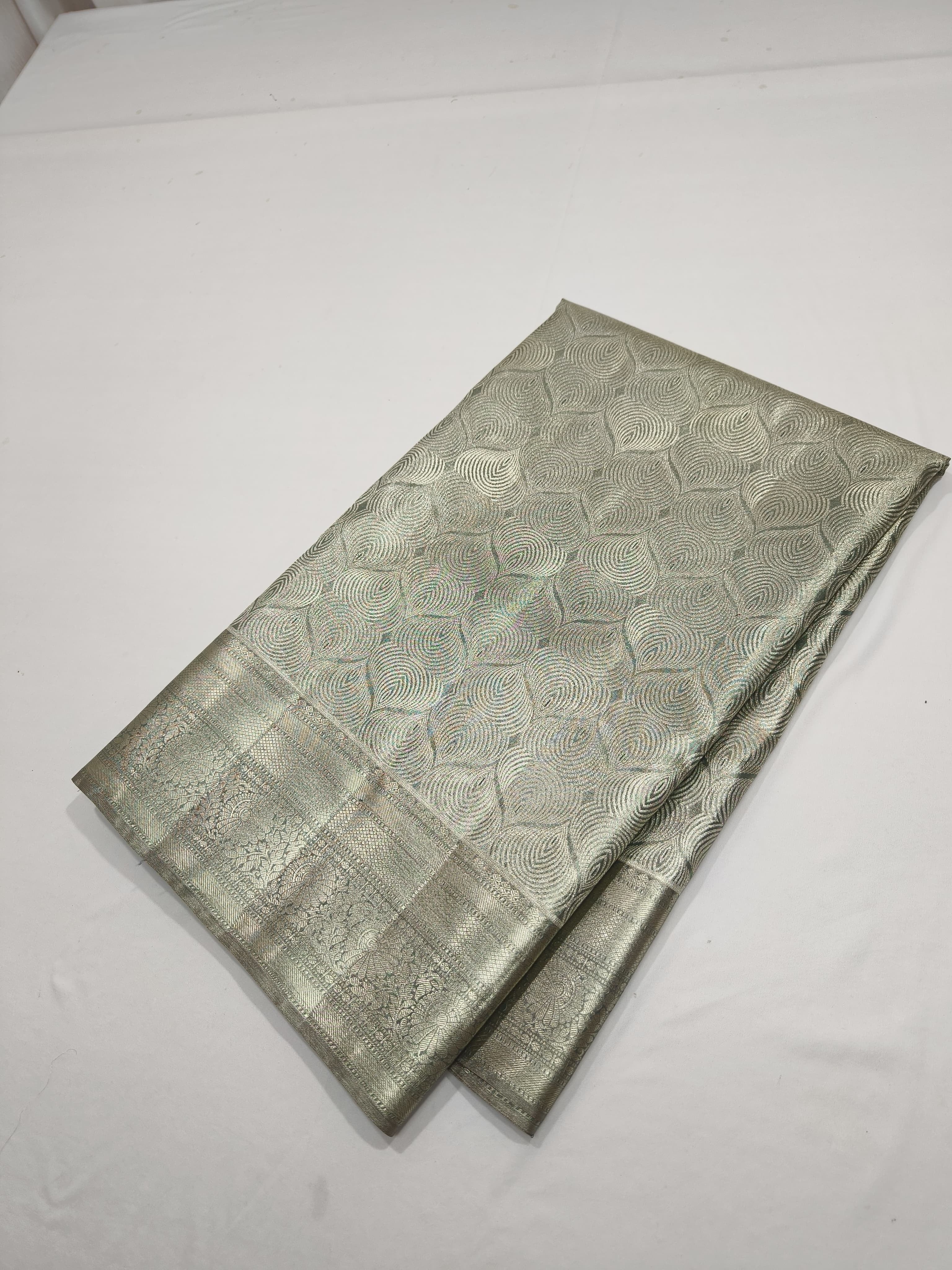 Classic Silver & Moss Green Bridal Elegance Kanchipuram Handloom Silk Saree SS24594