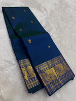 Load image into Gallery viewer, Classic Peacock Blue Kanchipuram Handloom Silk Saree SS26903
