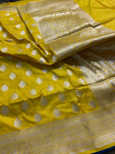 Classic Lime Green Elegance Banarasi Handloom Katan Silk Saree SS23918