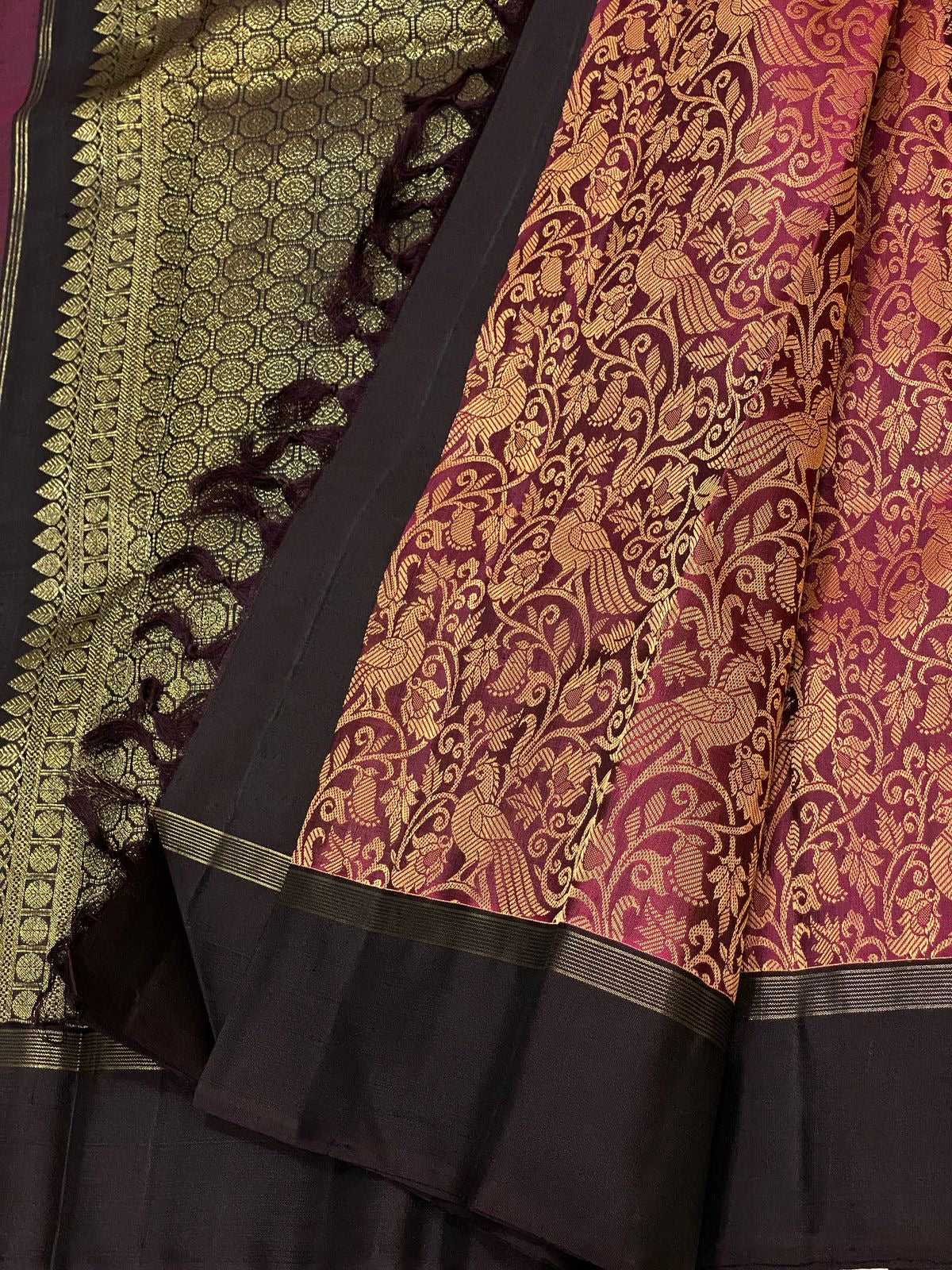 Classic Maroon & Shadow Black 2gm Zari Elegance Kanchipuram Handloom Silk Saree SS24688