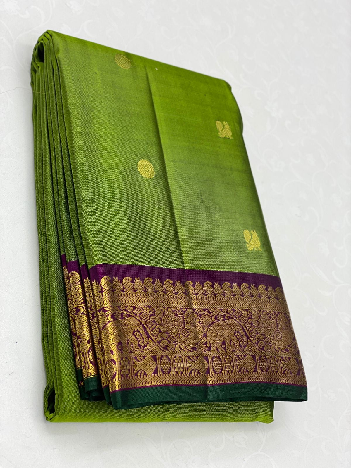 Classic Spring Green & Deep Fuchsia Pink 2gm Zari Elegance Kanchipuram Handloom Silk Saree SS23755