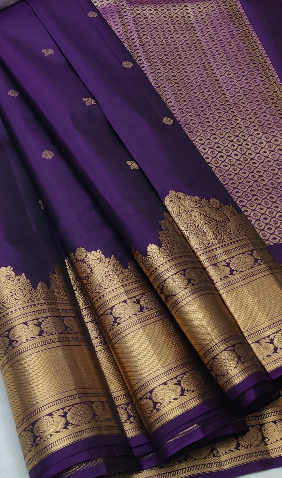 Classic Violet Elegance Handloom Soft Silk Saree SS26491