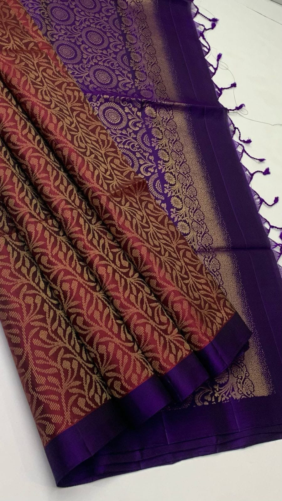 Classic Maroon & Violet Elegance Handloom Soft Silk Saree SS24307