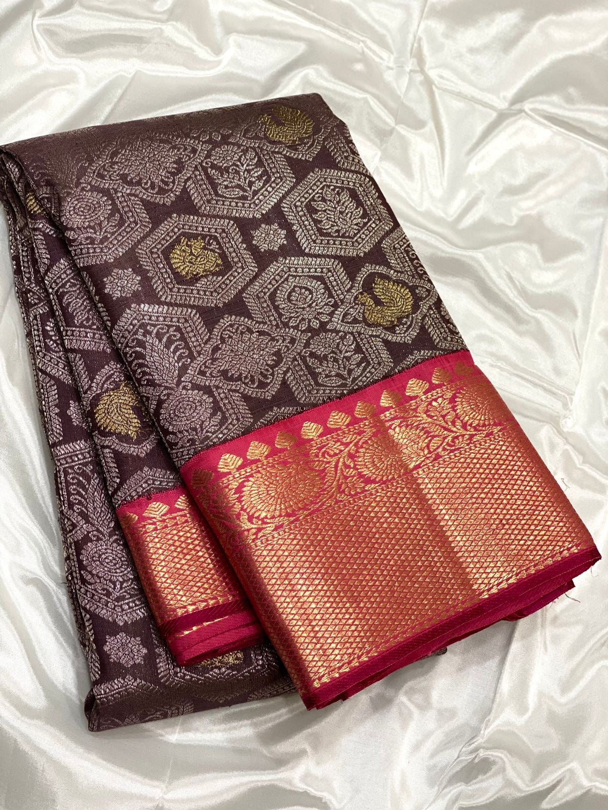 Classic Espresso & Rose Pink 3gm Zari Elegance Kanchipuram Handloom Silk Saree SS23602