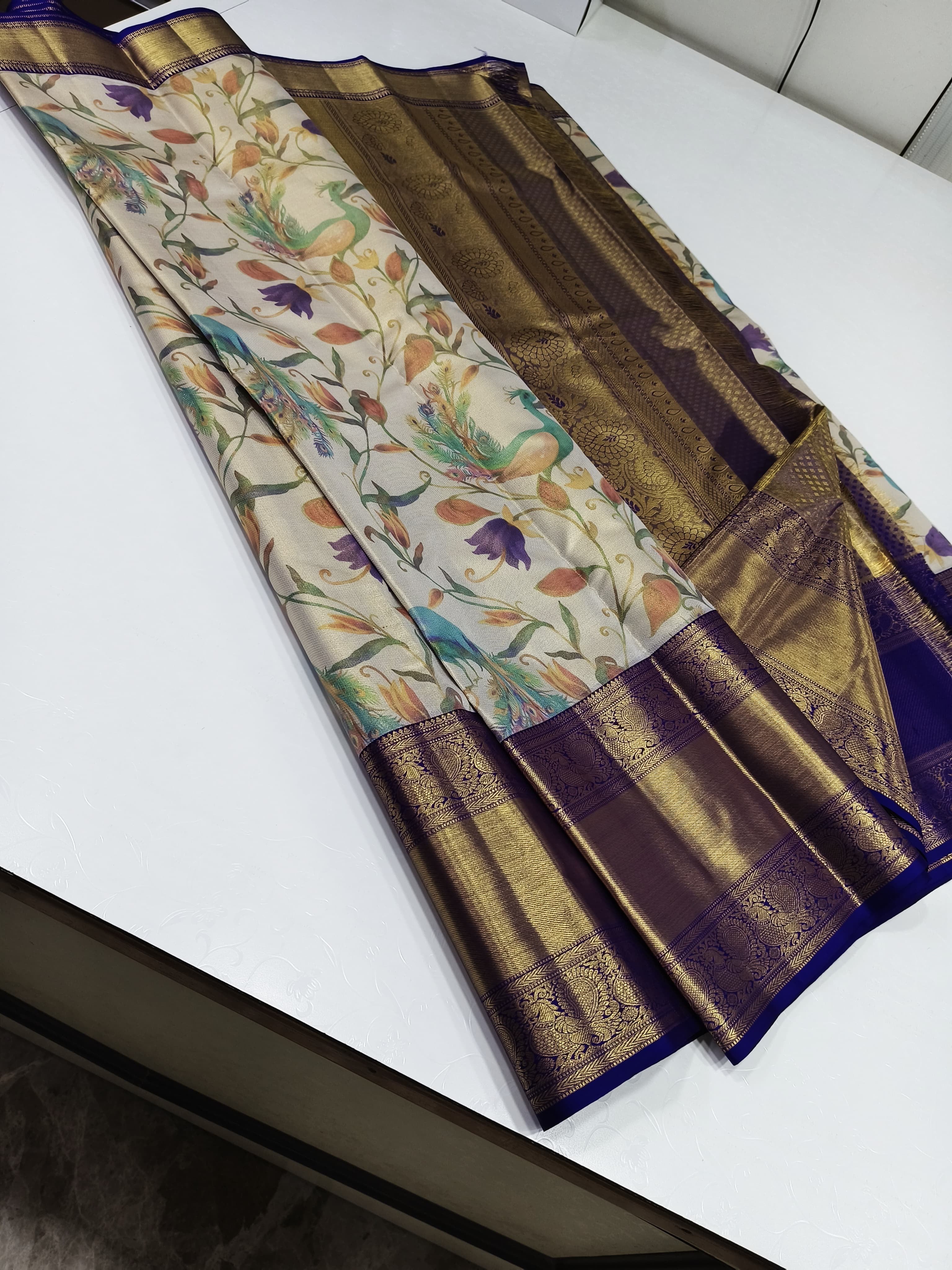 Classic Butter Cream & Navy Blue 2gm Zari Digital Print Bridal Elegance Kanchipuram Handloom Silk Saree SS25300
