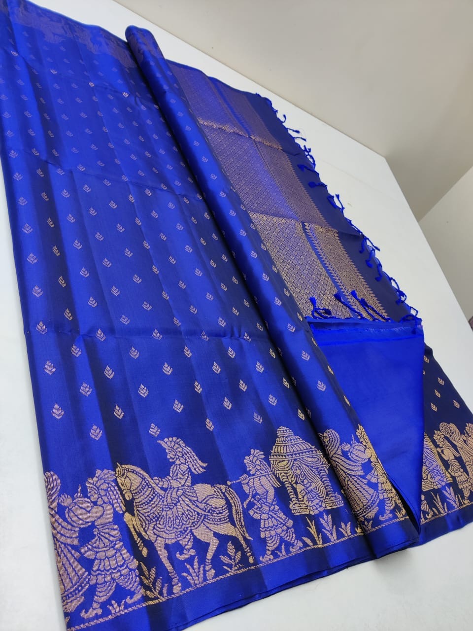 Classic Royal Blue Handloom Soft Silk Saree SS22692