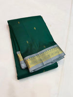 Load image into Gallery viewer, Classic White &amp; Green 1gm Zari Elegance Kanchipuram Handloom Silk Saree SS27071
