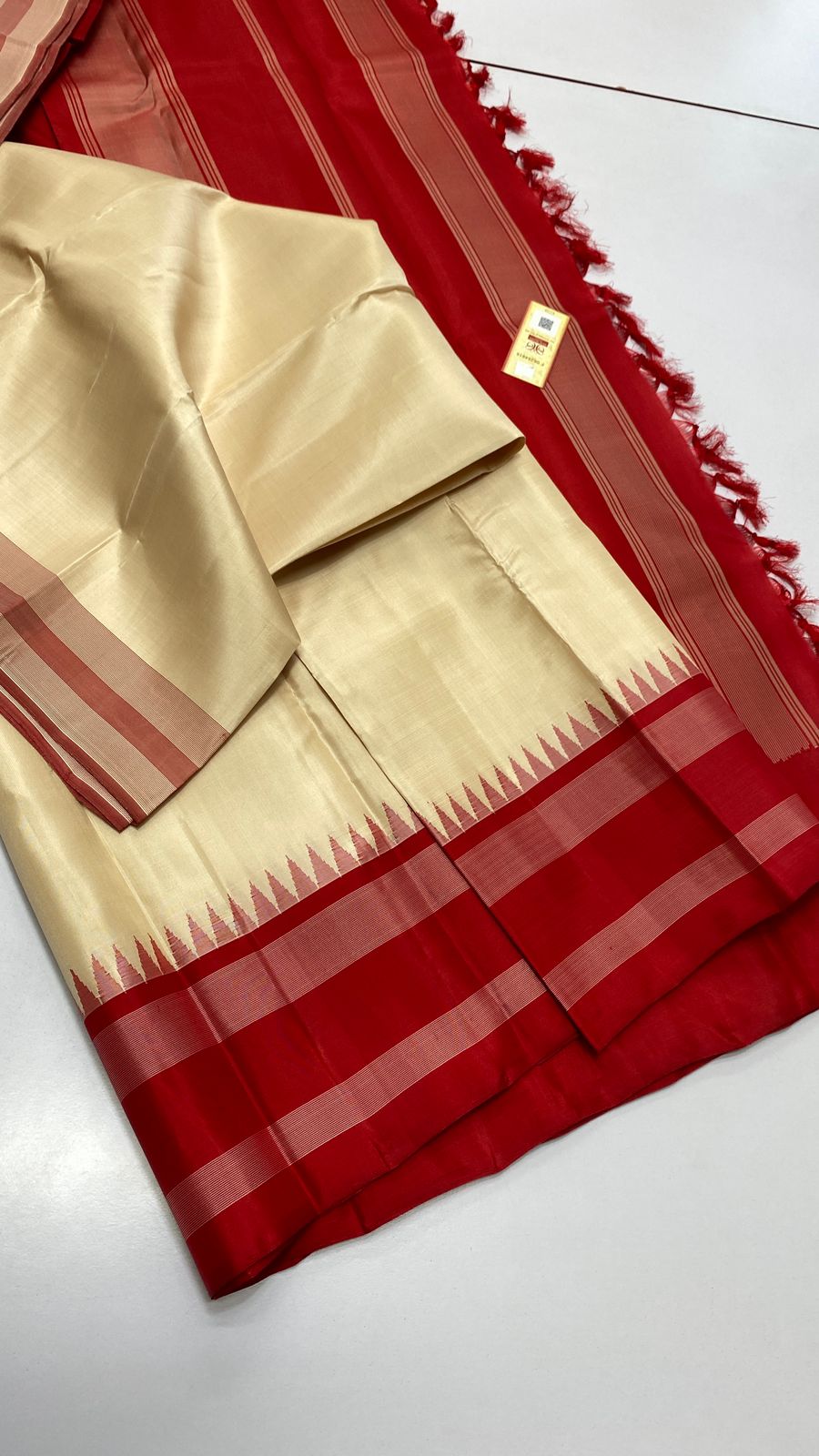 Champagne Beige & Chilly Red 1gm Zari Elegance Kanchipuram Handloom Silk Saree SS16438