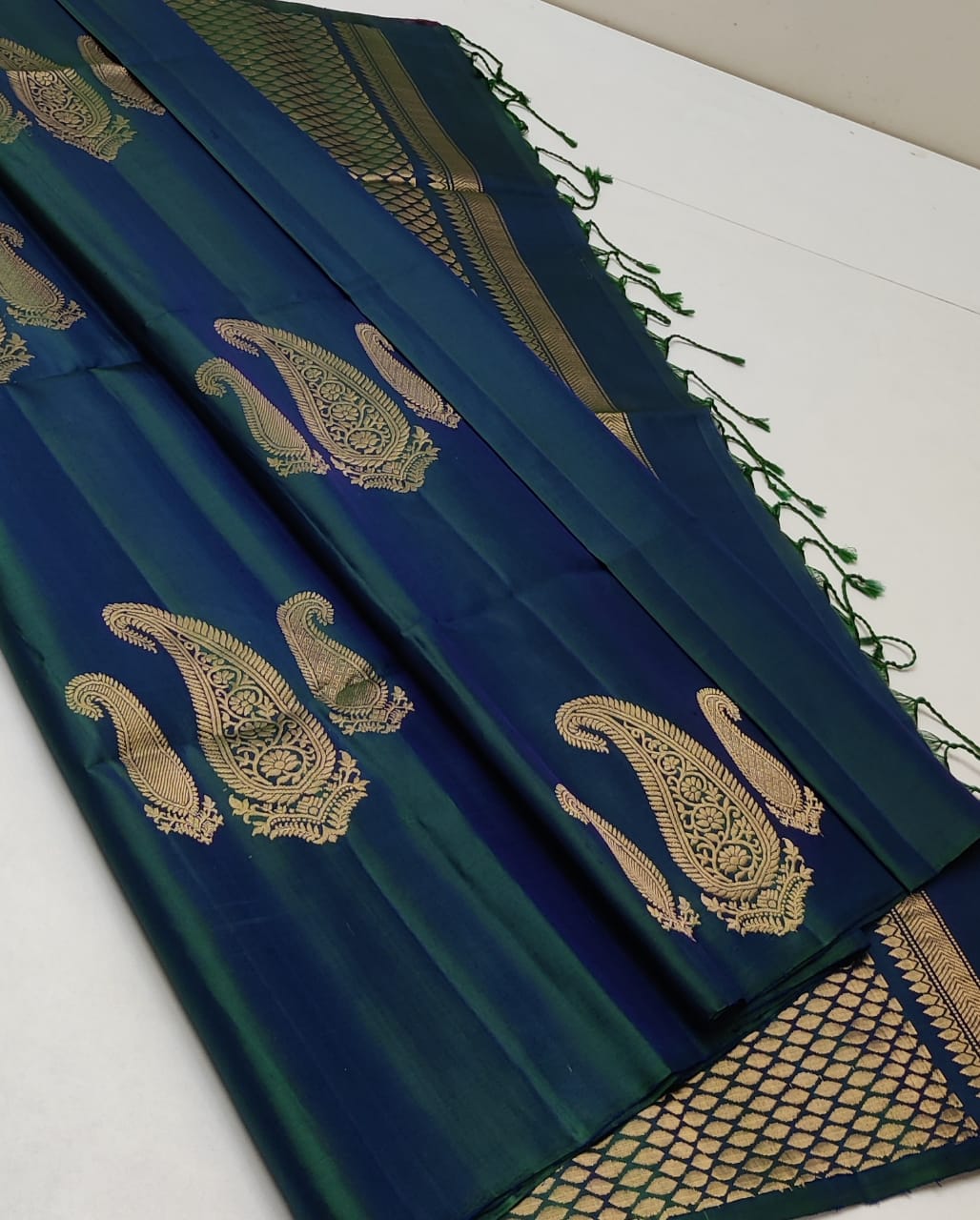 Bottle Green Blue Shaded Double Warp Elegance Kanchipuram Handloom Soft Silk Saree SS16971