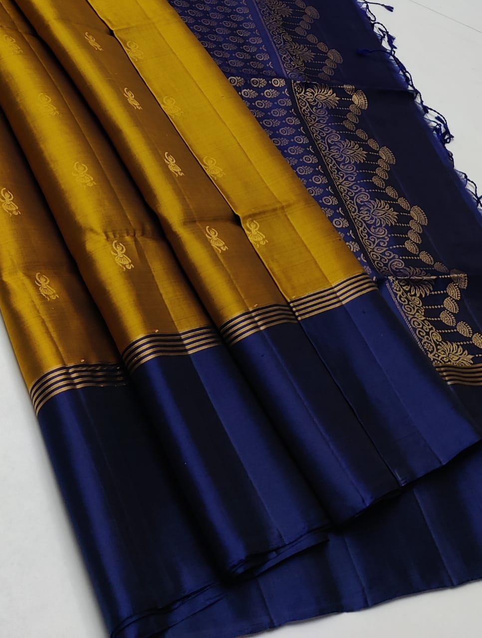 Mustard & Navy Blue Double Warp Elegance Kanchipuram Handloom Soft Silk Saree SS17059