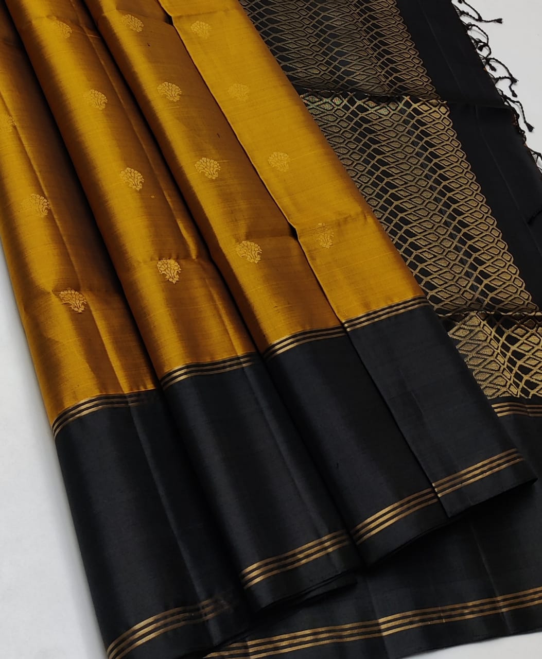 Golden Mustard & Black Double Warp Elegance Kanchipuram Handloom Soft Silk Saree SS17053