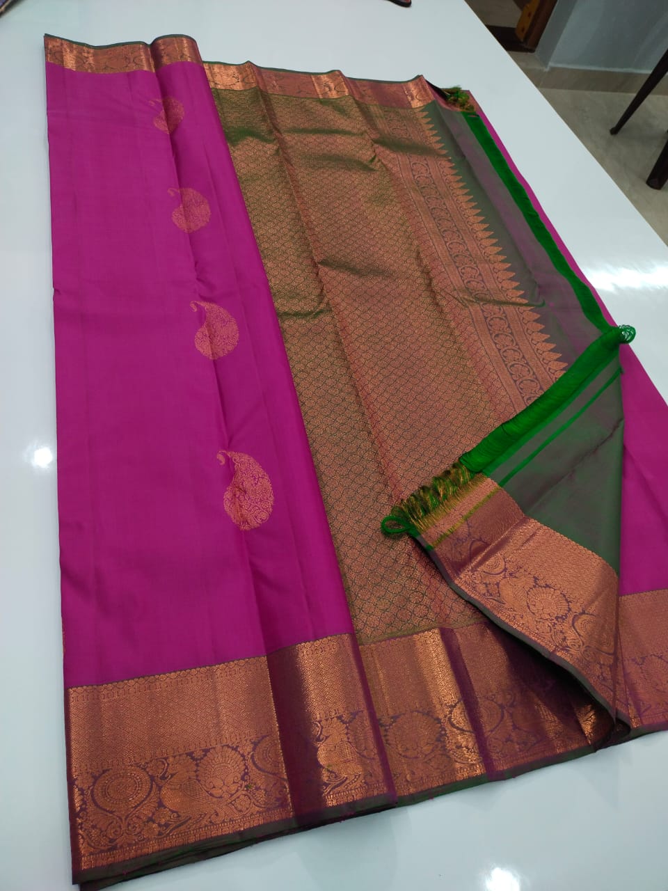 Fuchisa Pink & Shaded Pine Green Elegance Kanchipuram Handloom Silk Saree SS17110