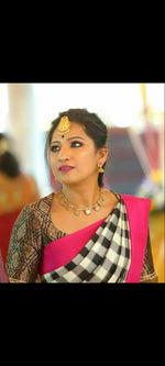 Load image into Gallery viewer, Classic Black Checks &amp; Fuchsia Pink 2gm Zari Elegance Kanchipuram Handloom Silk Saree SS17160
