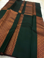 Load image into Gallery viewer, Classic Bottle Green &amp; Barn Red Elegance Kanchipuram Handloom Silk Saree SS17327
