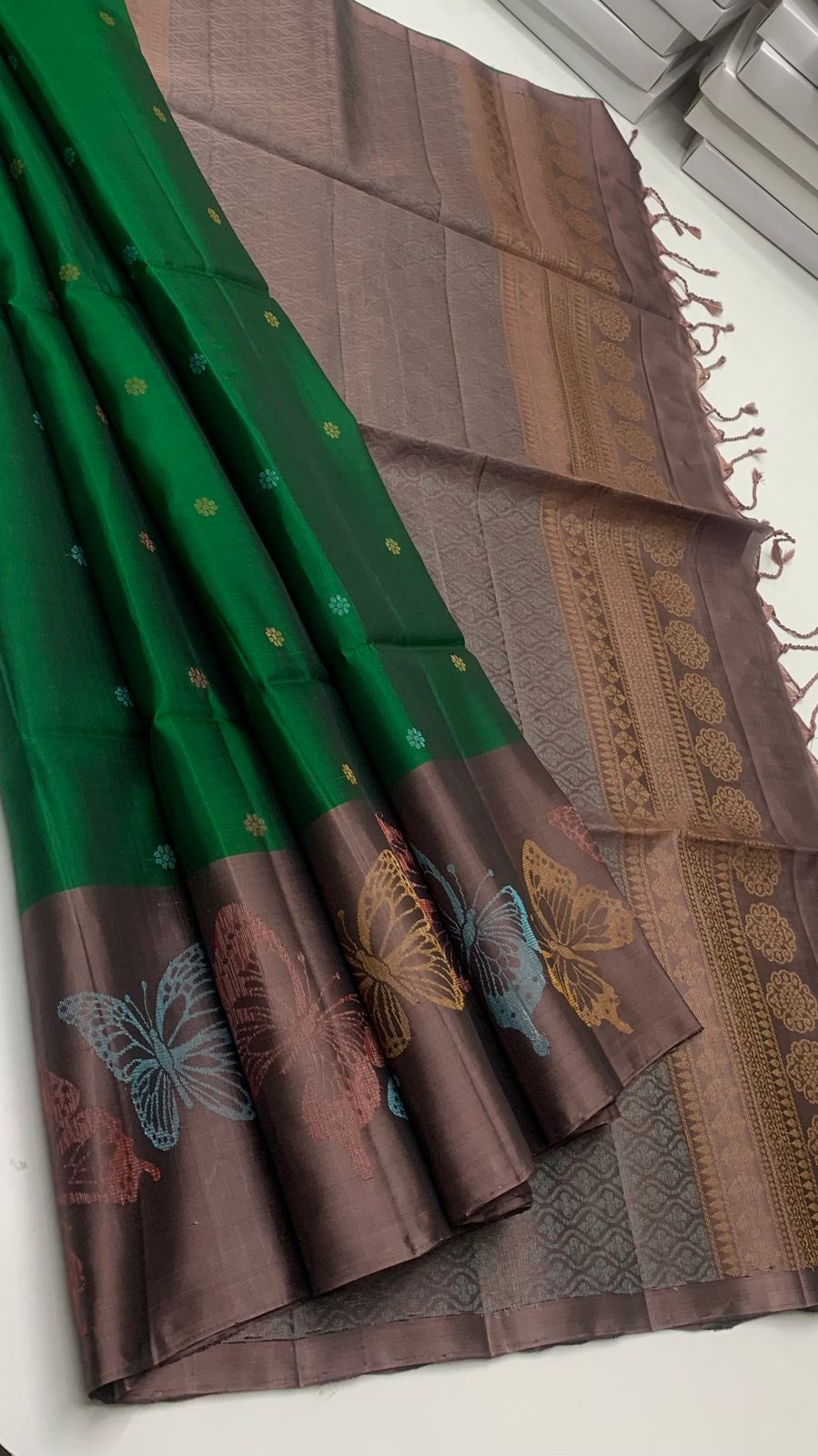 Deep Green & Shadow Cocoa Double Warp Elegance Handloom Soft Silk Saree SS17880