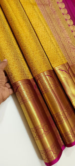 Load image into Gallery viewer, Classic Mustard Gold &amp; Rani Pink 2gm Zari Bridal Elegance Kanchipuram Handloom Silk Saree SS24595
