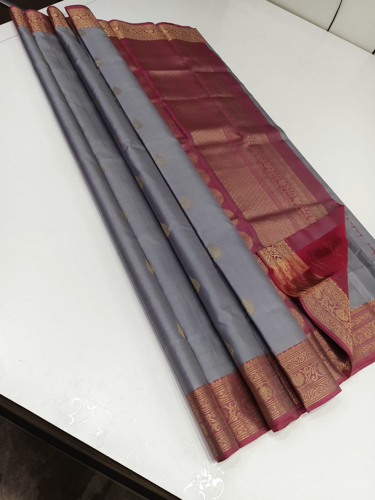 Classic Smoky Grey & Deep Pink Elegance Kanchipuram Handloom Silk Saree SS24619