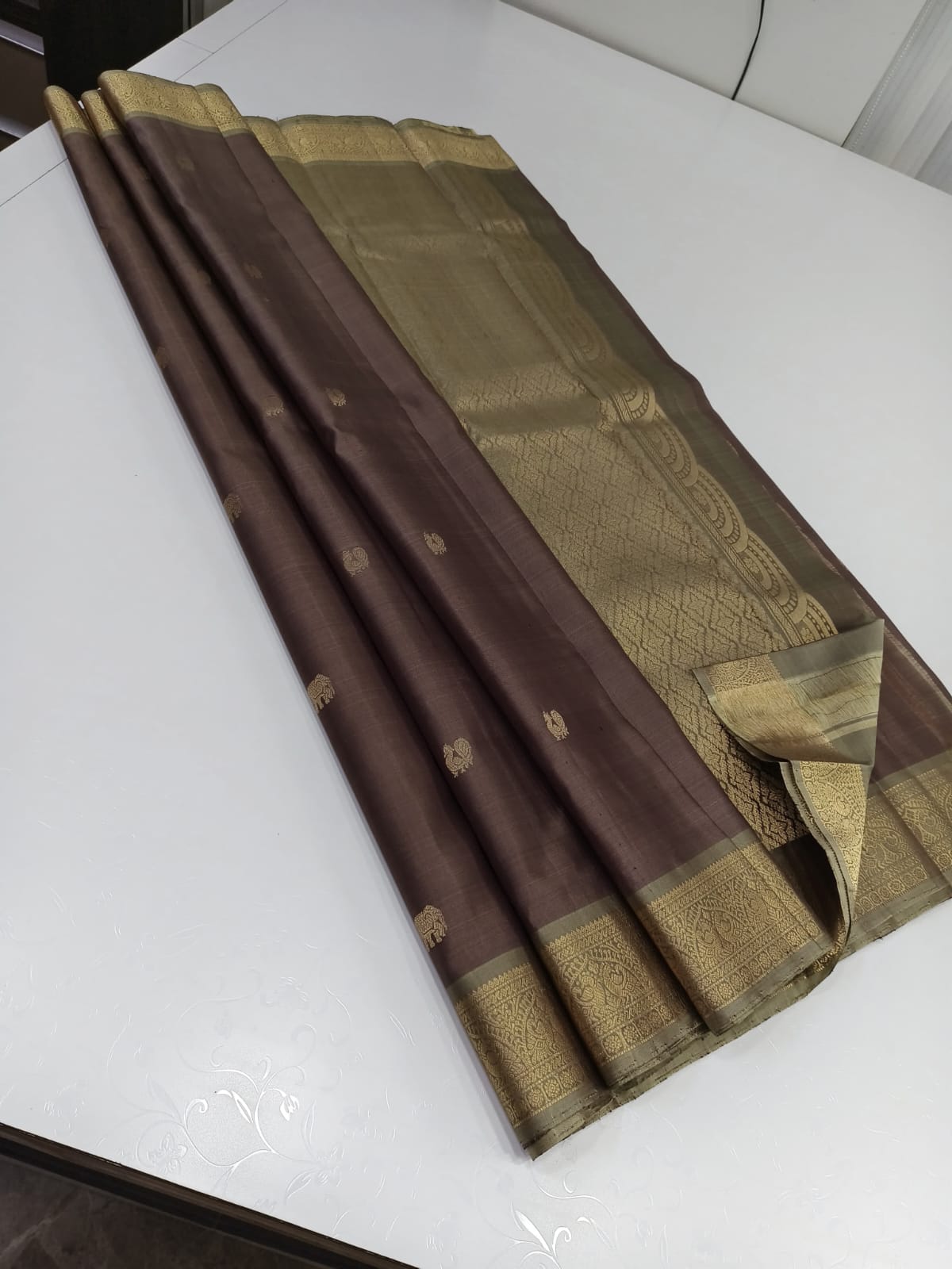 Classic Pastel Cocoa & Fern Green Elegance Kanchipuram Handloom Silk Saree SS24626