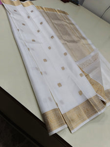 Classic Dreamy White Elegance Kanchipuram Handloom Silk Saree SS24629