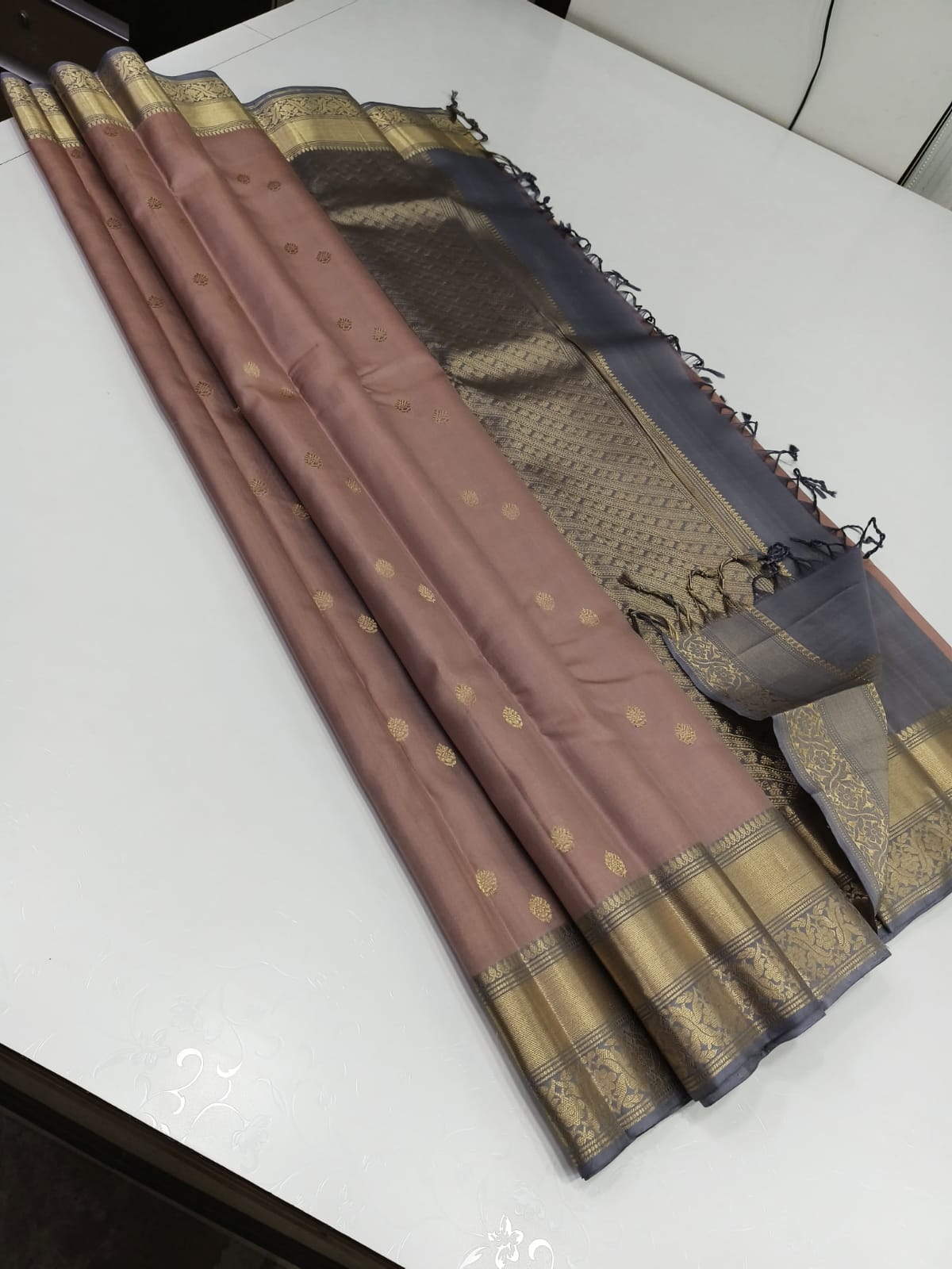 Classic Creamy Peanut Brown & Dark Grey Elegance Kanchipuram Handloom Silk Saree SS24630