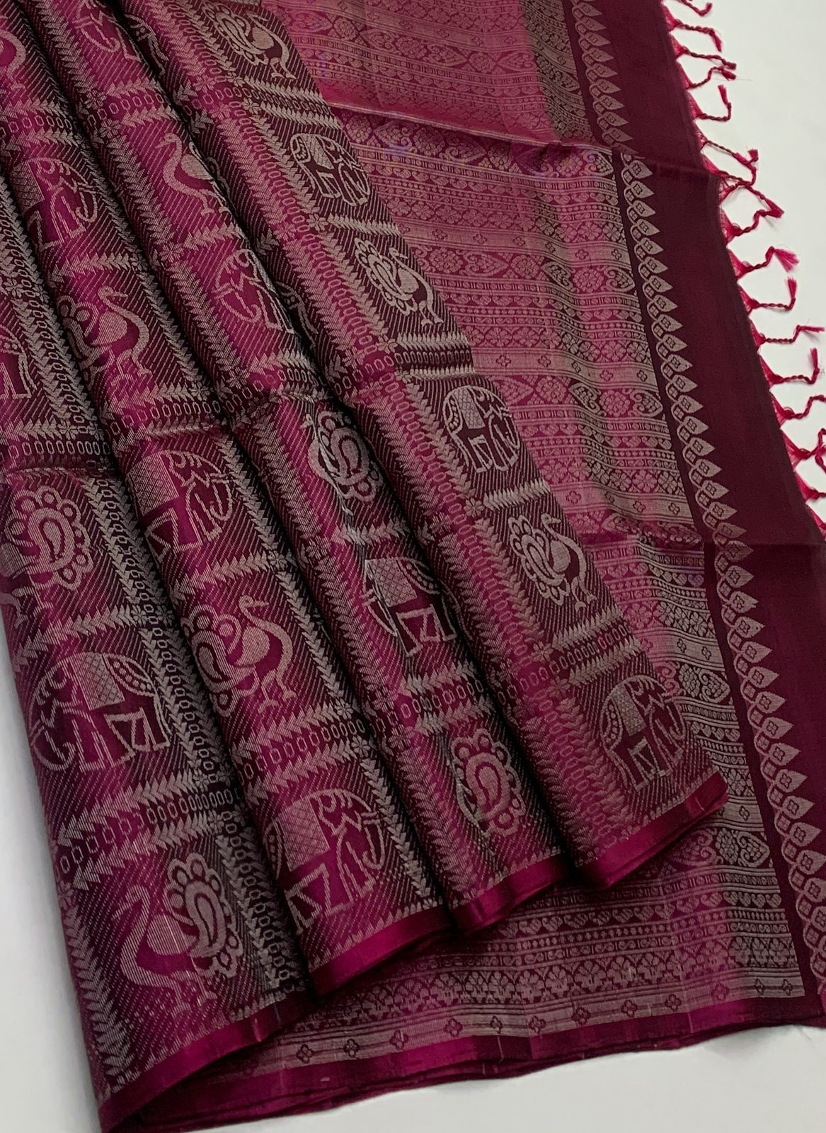 Classic Deep Wine Red Elegance Handloom Soft Silk Saree SS24648