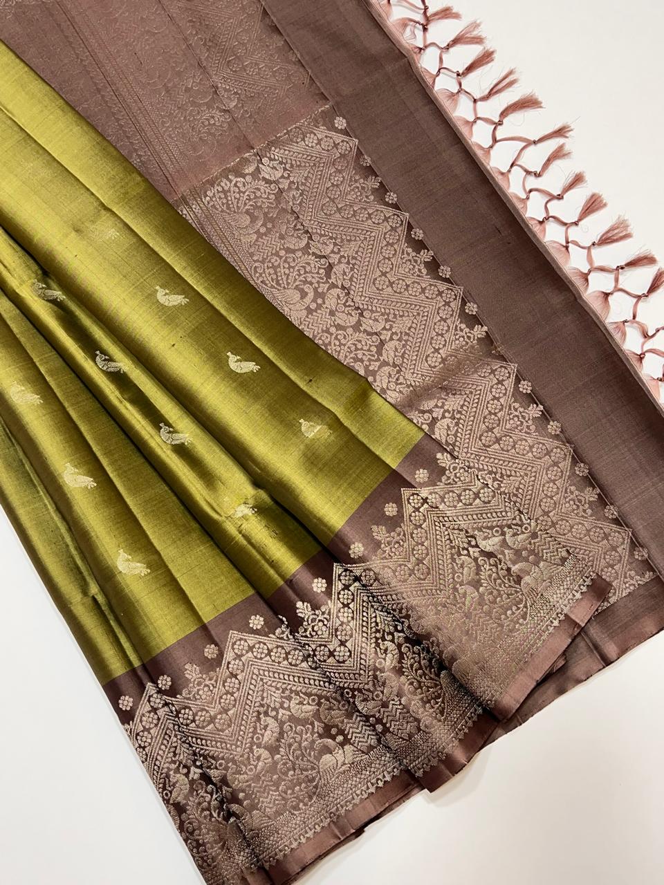 Classic Shimmer Gold & Dark Cocoa Elegance Handloom Soft Silk Saree SS24663