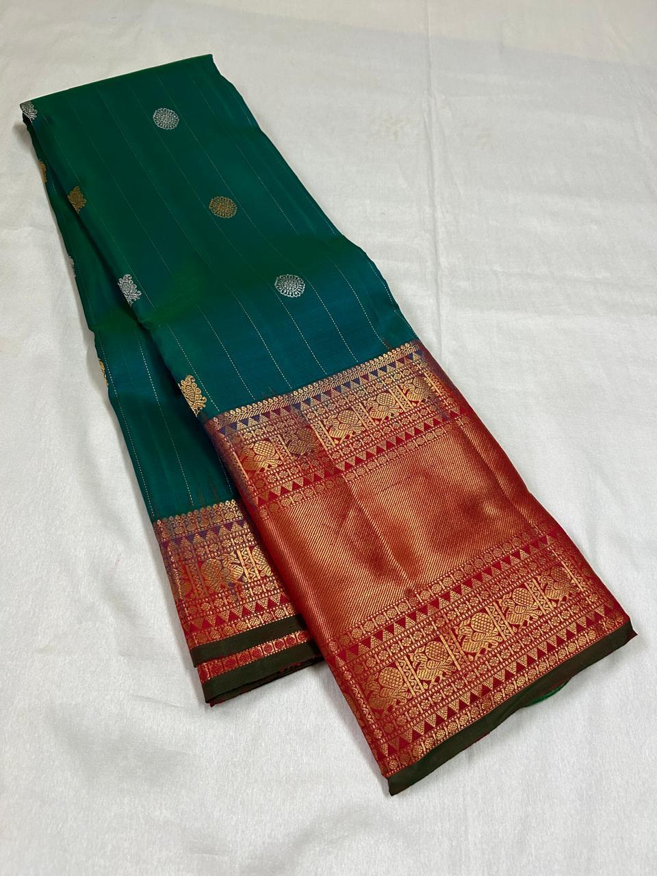 Classic Peacock Green & Red 2gm Zari Elegance Kanchipuram Handloom Silk Saree SS24803