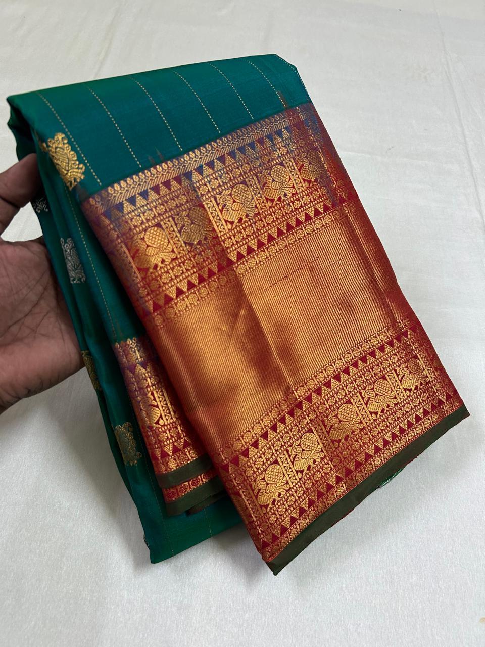 Classic Peacock Green & Red 2gm Zari Elegance Kanchipuram Handloom Silk Saree SS24803