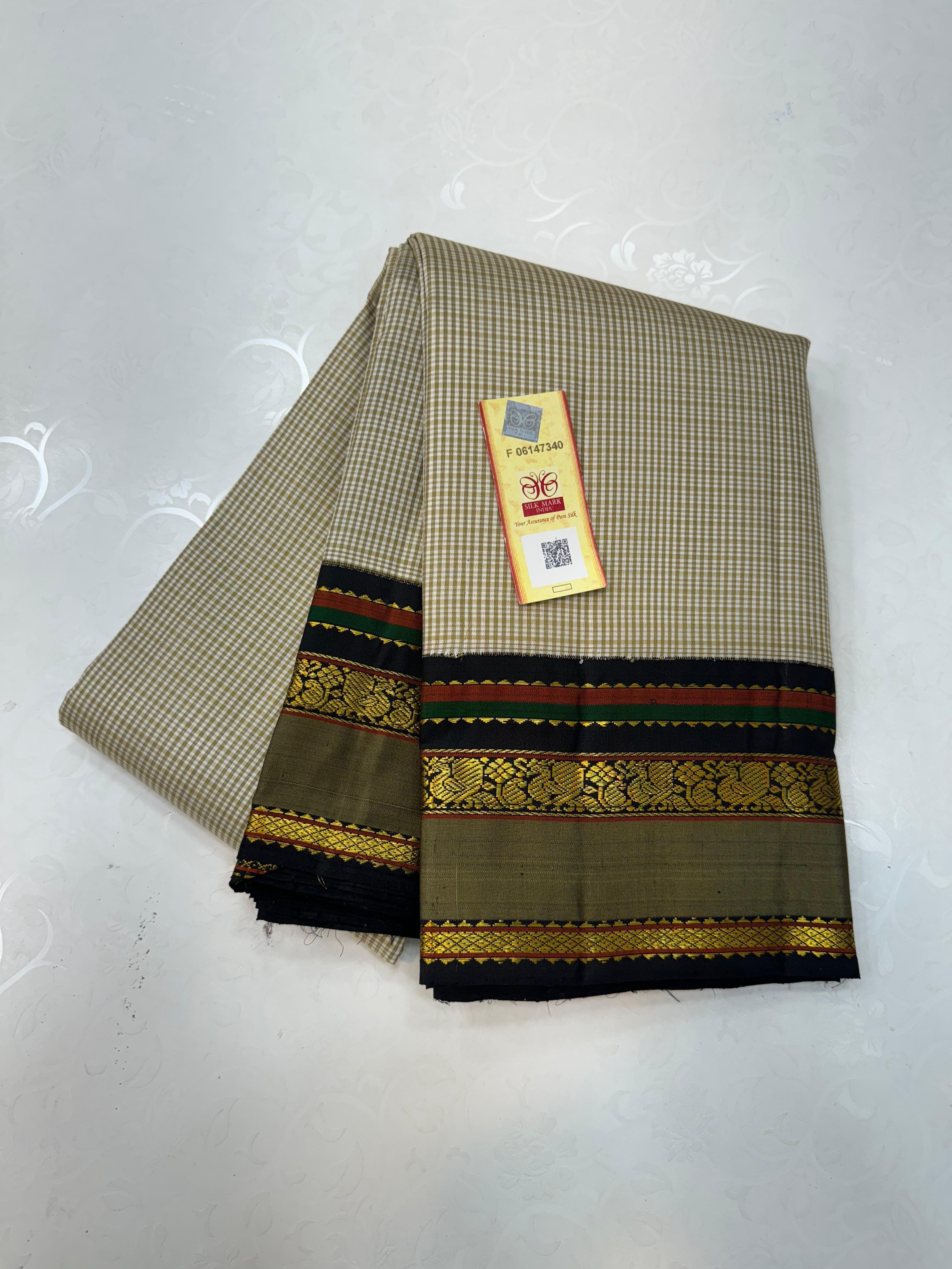 Classic Off White & Black 2gm Zari Elegance Kanchipuram Handloom Silk Saree SS24800