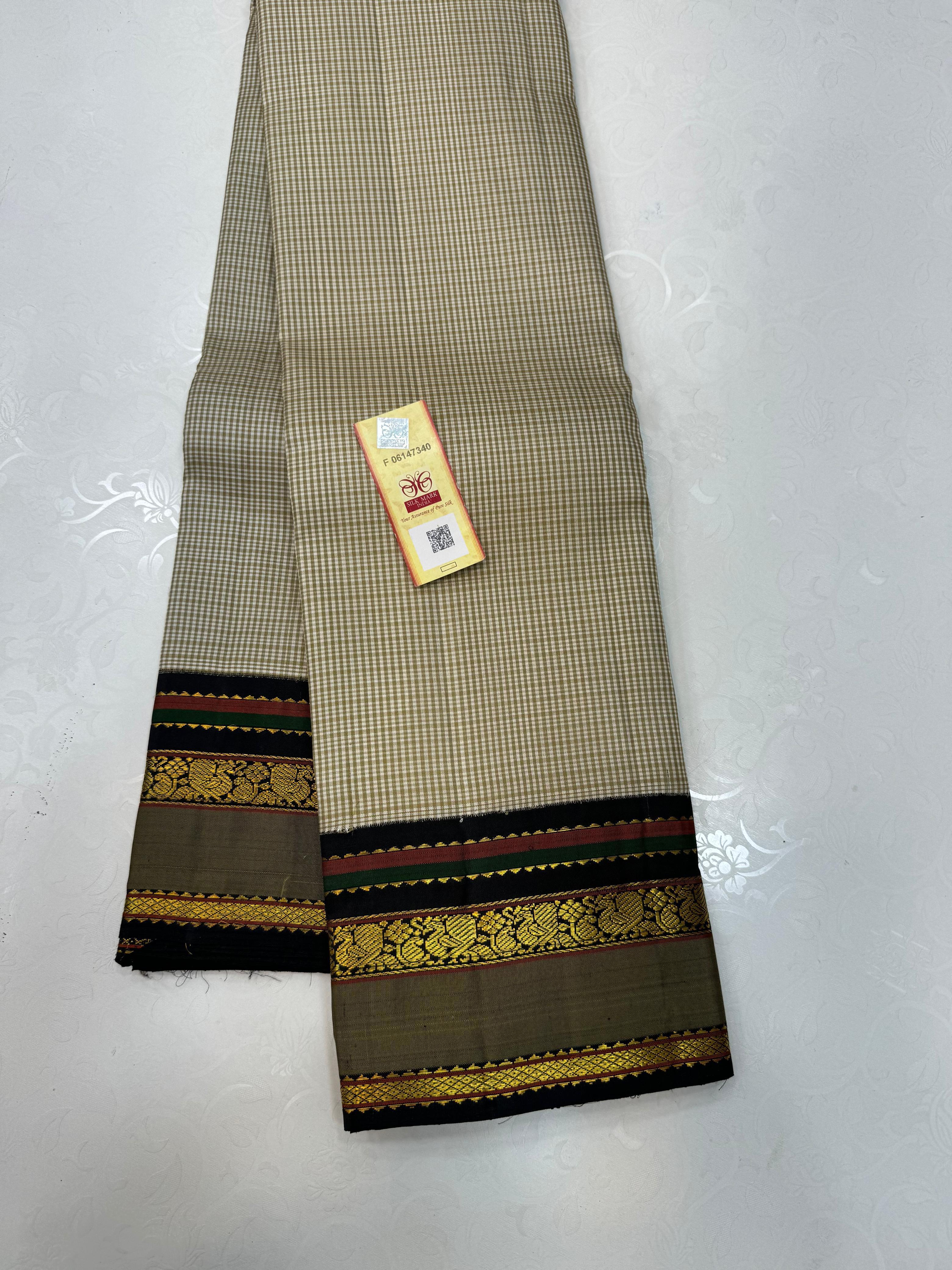 Classic Off White & Black 2gm Zari Elegance Kanchipuram Handloom Silk Saree SS24800