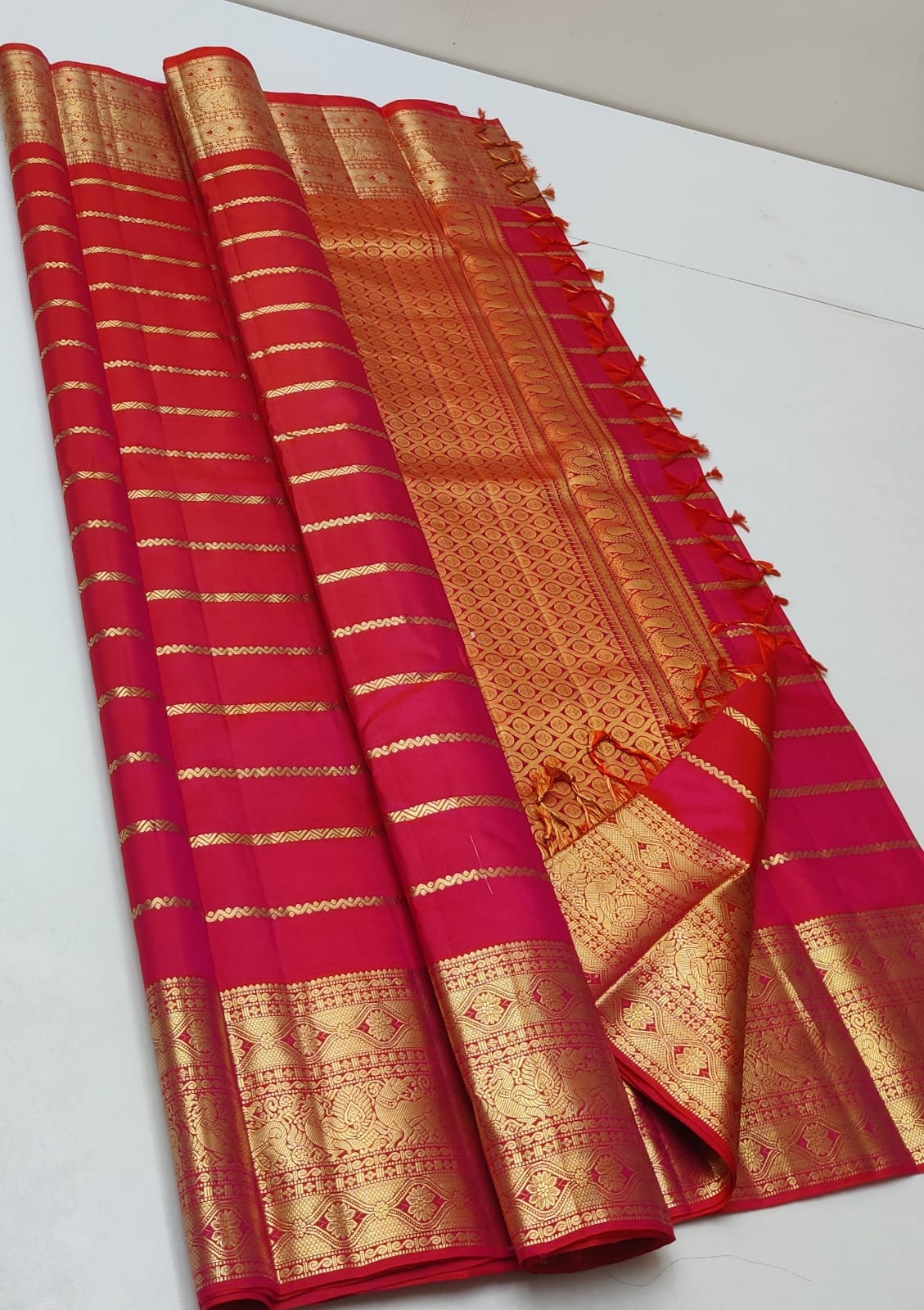 Classic Pinkish Red Elegance Handloom Soft Silk Saree SS25483