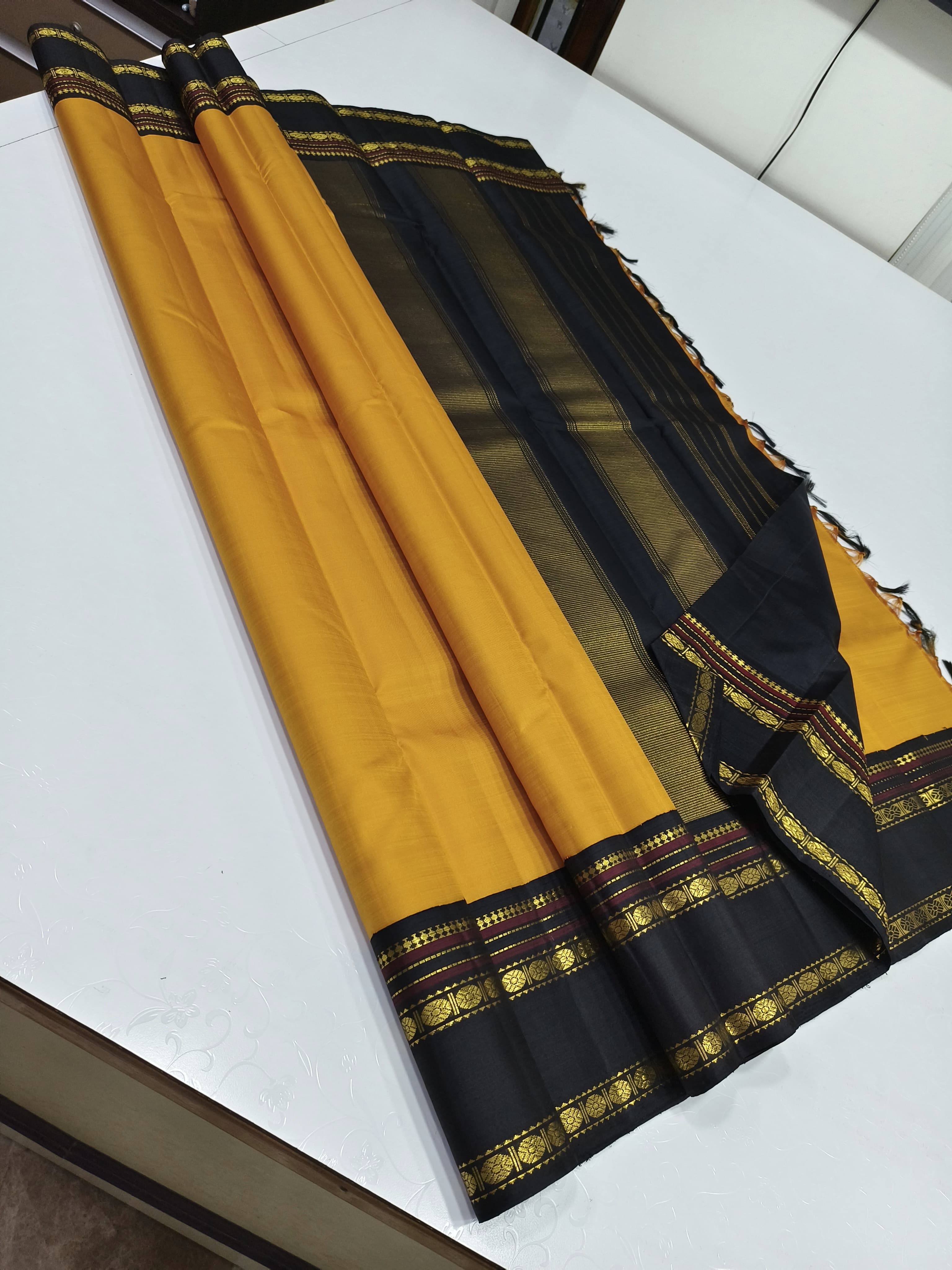 Classic Mango Yellow & Carbon Black 2gm Zari Elegance Kanchipuram Handloom Silk Saree SS25477