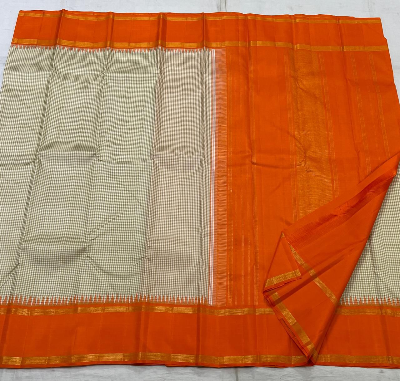 Classic Cream & Orange 2gm Zari Kanchipuram Handloom Silk Saree SS25525