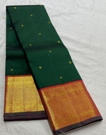 Load image into Gallery viewer, Classic Green &amp; Orange Pink 2gm Zari Kanchipuram Handloom Silk Saree SS25513
