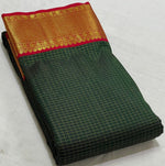 Load image into Gallery viewer, Classic Green &amp; Red 2gm Zari Kanchipuram Handloom Silk Saree SS25514

